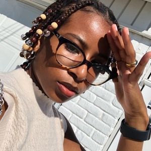 Meet your Posher, Hillary